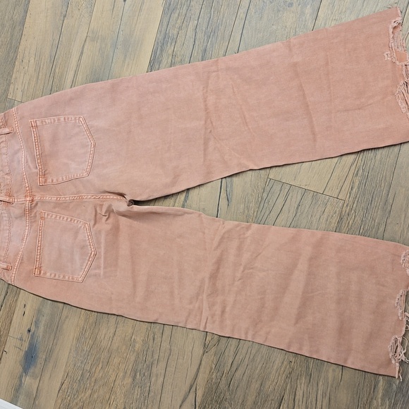 Vervet Altar'd State Distressed Cropped Denim Jeans| Size 28 - Picture 7 of 9